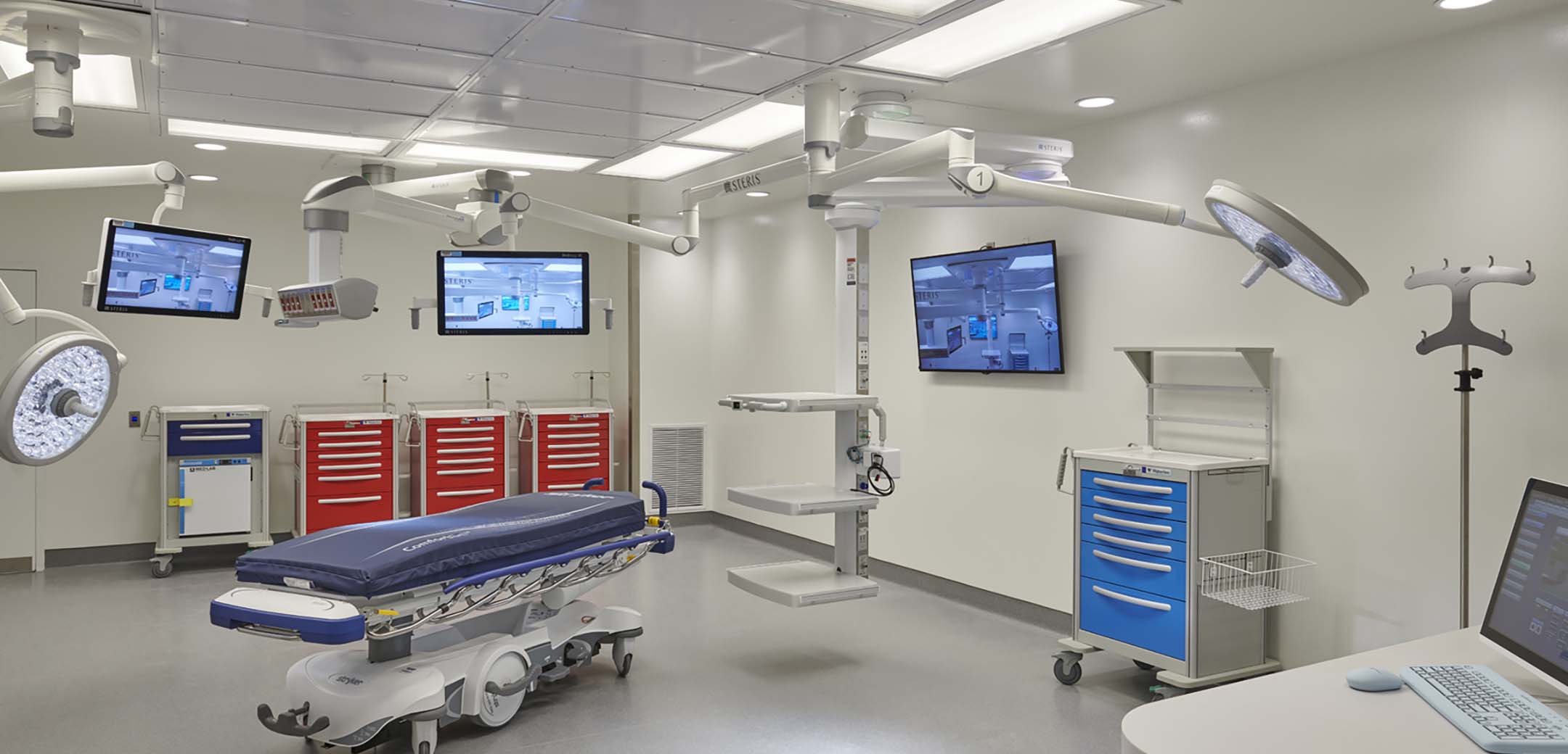An interior image of the Penn Radnor Advanced Outpatient Care Center building showcasing the surgery room with equipment and bright ambient lighting.
